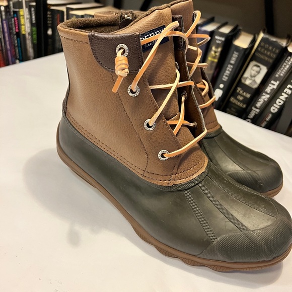 EUC Sperry Women's Saltwater Duck Boot - Picture 7 of 8